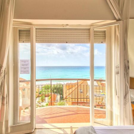 Hotel Minerva Pietra Ligure Dış mekan fotoğraf