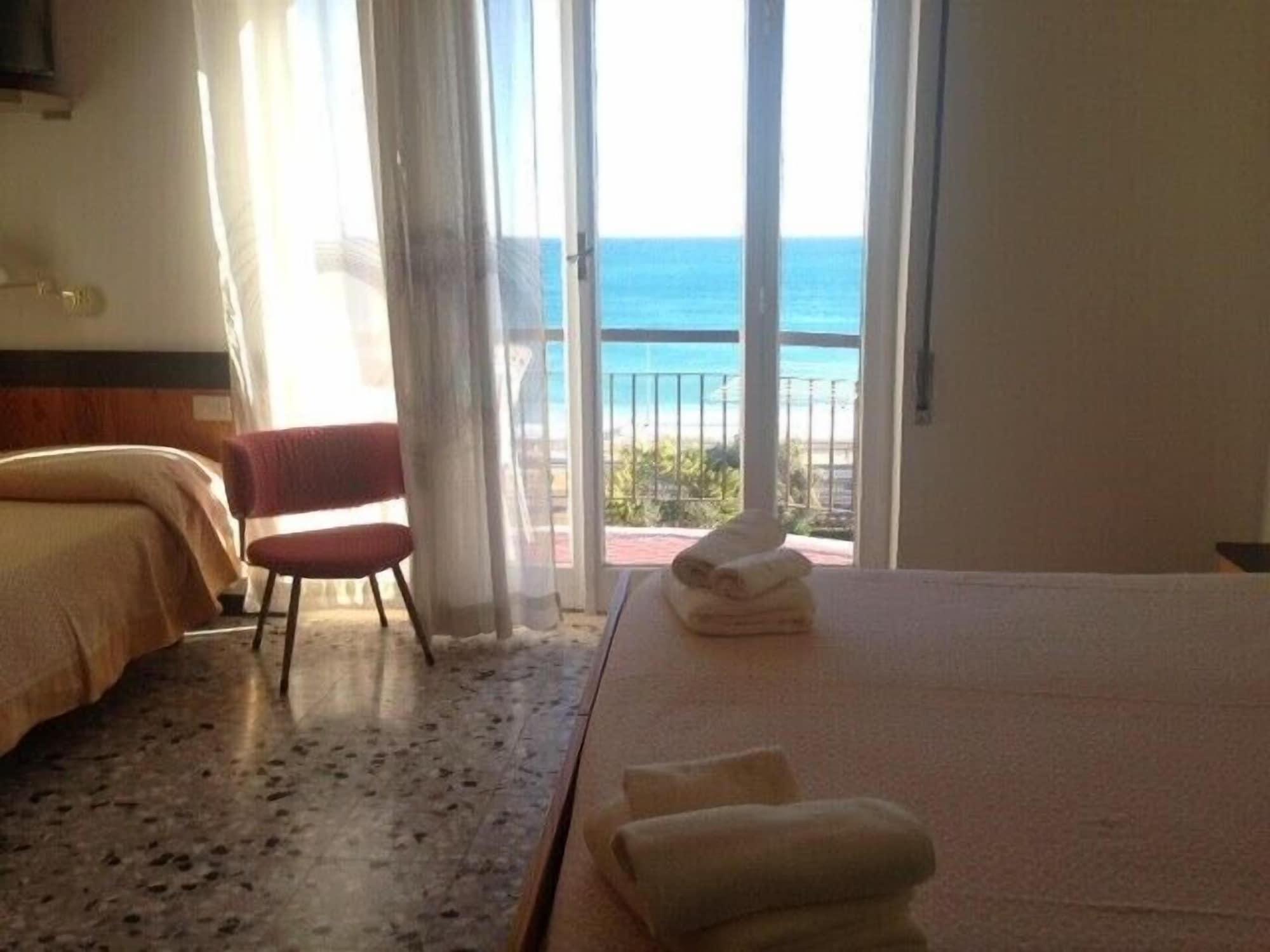 Hotel Minerva Pietra Ligure Dış mekan fotoğraf