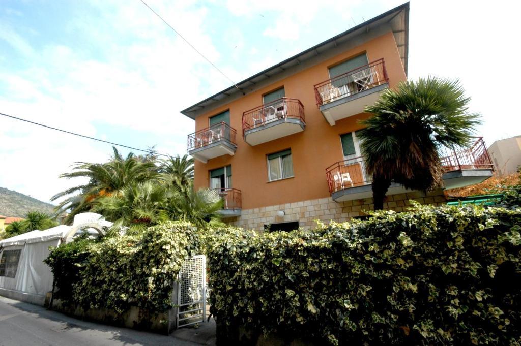 Hotel Minerva Pietra Ligure Dış mekan fotoğraf