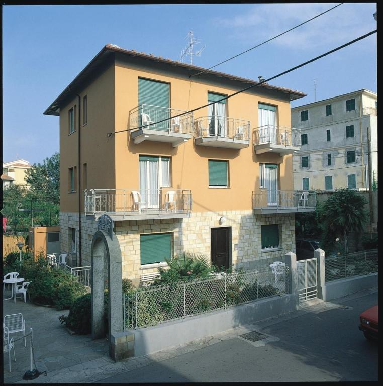 Hotel Minerva Pietra Ligure Dış mekan fotoğraf
