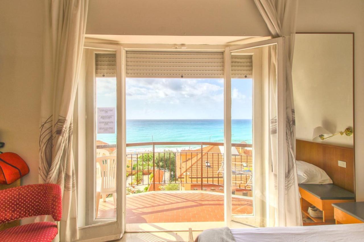 Hotel Minerva Pietra Ligure Dış mekan fotoğraf